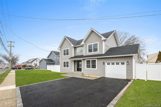 961 N Broadway, Massapequa, NY 11758