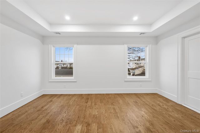 961 N Broadway, Massapequa, NY 11758