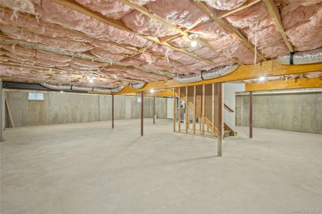 961 N Broadway, Massapequa, NY 11758