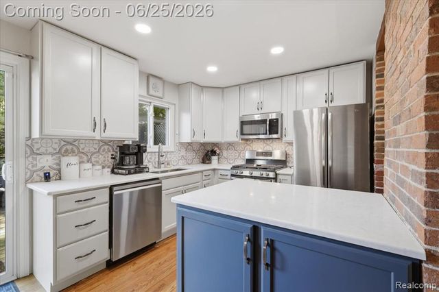 2021 Ardsley Drive, Ortonville, MI 48462