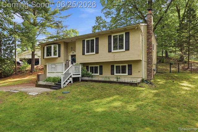 2021 Ardsley Drive, Ortonville, MI 48462