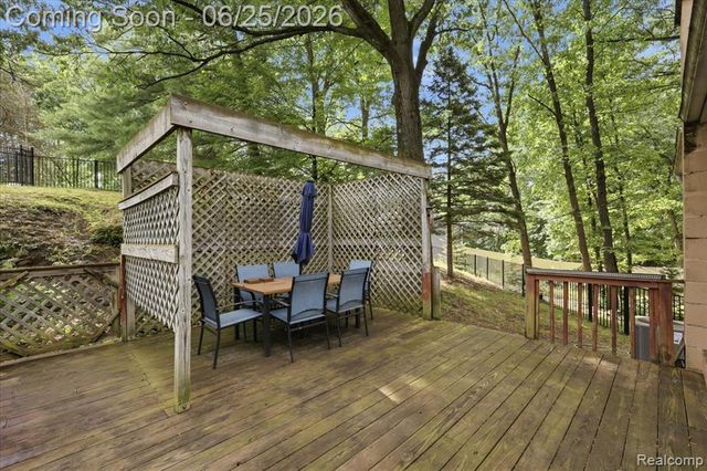 2021 Ardsley Drive, Ortonville, MI 48462