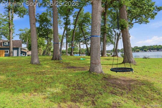 2021 Ardsley Drive, Ortonville, MI 48462