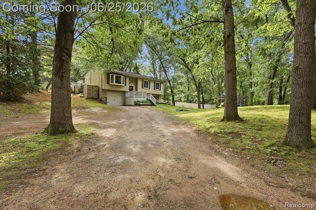 2021 Ardsley Drive, Ortonville, MI 48462