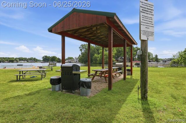 2021 Ardsley Drive, Ortonville, MI 48462