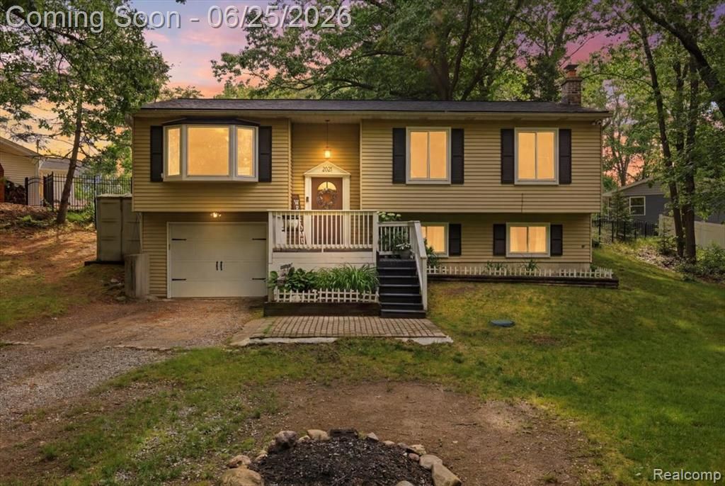 2021 Ardsley Drive, Ortonville, MI 48462