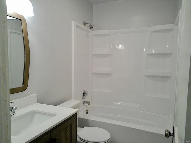 1146 College Street, South Bend, IN 46628