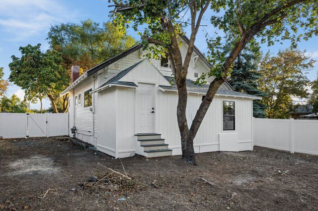 2911 E Fairview Ave, Spokane, WA 99207