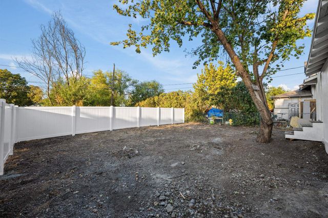 2911 E Fairview Ave, Spokane, WA 99207