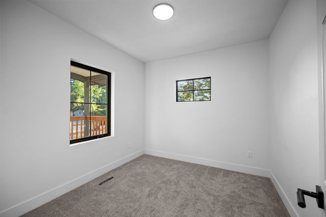 2911 E Fairview Ave, Spokane, WA 99207