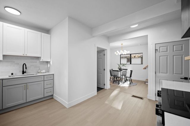 2911 E Fairview Ave, Spokane, WA 99207