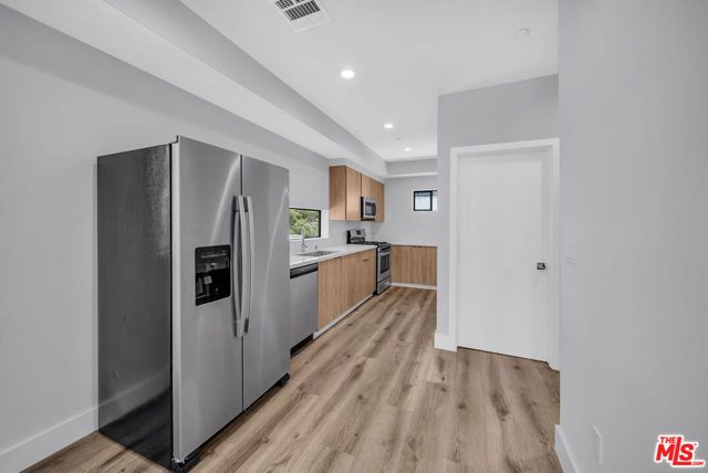 1216 Magnolia Avenue, Los Angeles, CA 90006