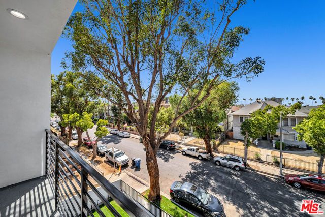 1216 Magnolia Avenue, Los Angeles, CA 90006