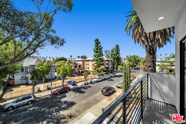 1216 Magnolia Avenue, Los Angeles, CA 90006