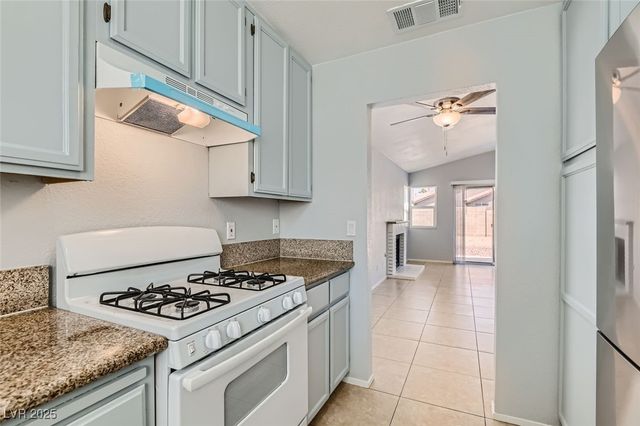 7698 Barbican Court, Las Vegas, NV 89147