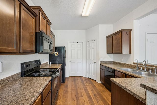 3934 Southern Fld, San Antonio, TX 78222
