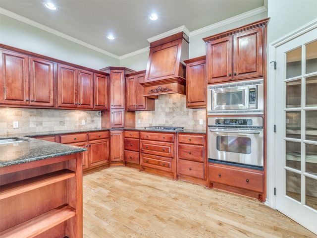 12010 S Pittsburg Avenue, Tulsa, OK 74137