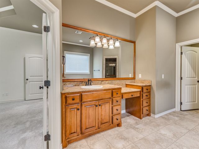 12010 S Pittsburg Avenue, Tulsa, OK 74137