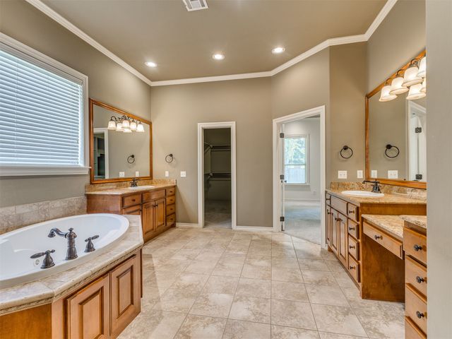 12010 S Pittsburg Avenue, Tulsa, OK 74137