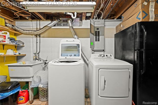 12876 Martin Road, Warren, MI 48088