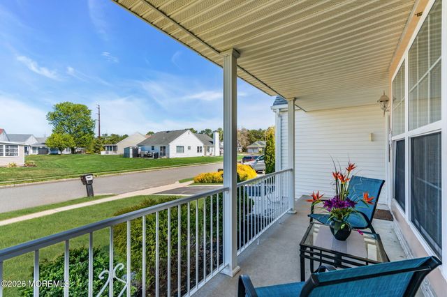 152 Chesterfield Lane, Toms River, NJ 08757