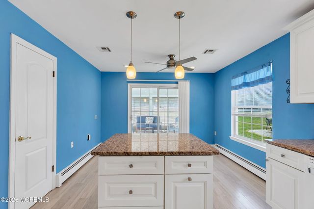 152 Chesterfield Lane, Toms River, NJ 08757