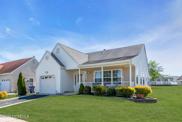 152 Chesterfield Lane, Toms River, NJ 08757