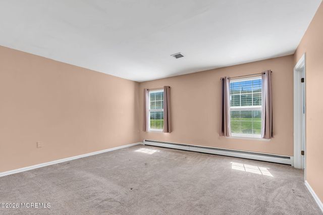 152 Chesterfield Lane, Toms River, NJ 08757