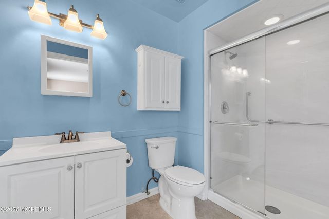 152 Chesterfield Lane, Toms River, NJ 08757