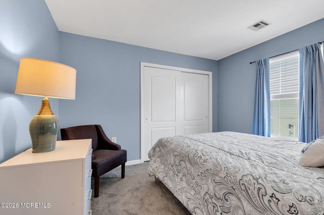 152 Chesterfield Lane, Toms River, NJ 08757