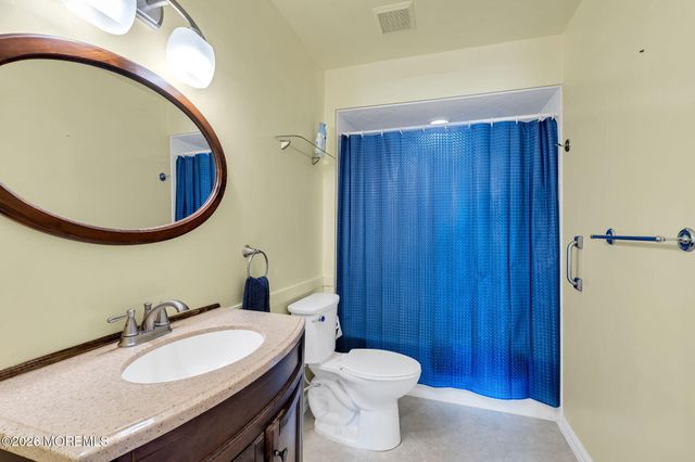 152 Chesterfield Lane, Toms River, NJ 08757