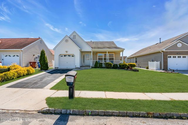 152 Chesterfield Lane, Toms River, NJ 08757