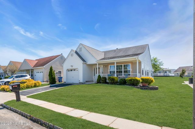 152 Chesterfield Lane, Toms River, NJ 08757