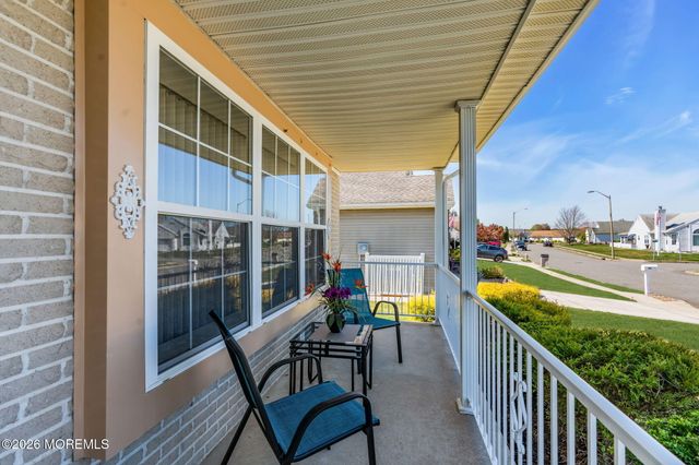 152 Chesterfield Lane, Toms River, NJ 08757