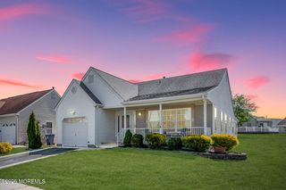 152 Chesterfield Lane, Toms River, NJ 08757