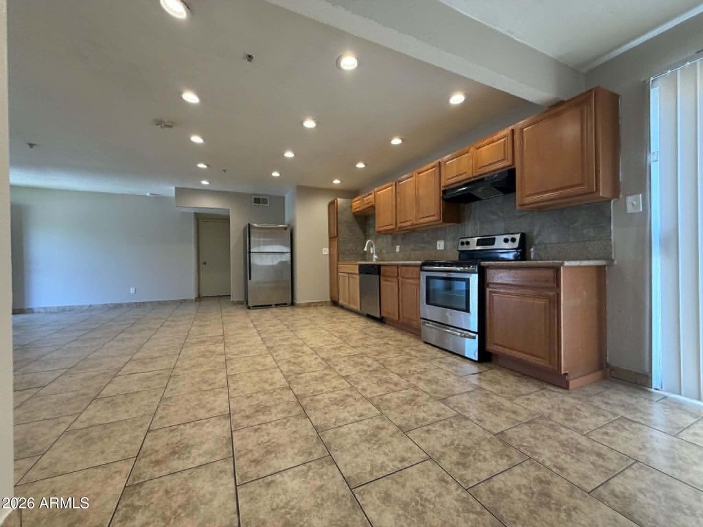 6301 W EARLL Drive, Phoenix, AZ 85033 — photo 3