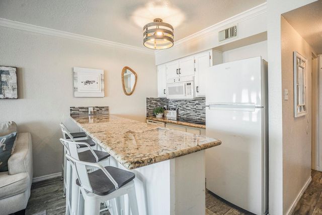 6300 Seawall 2303, Galveston, TX 77551