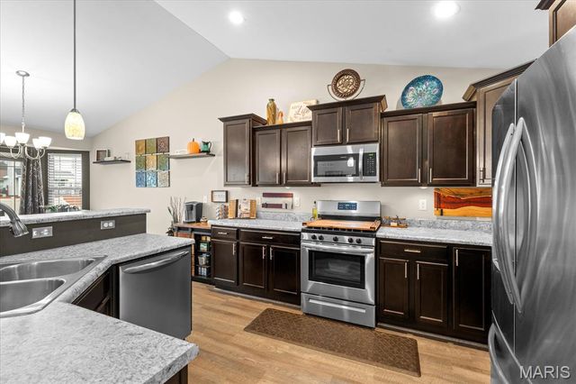 10946 Sylvan Vista Drive, Lebanon, IL 62254