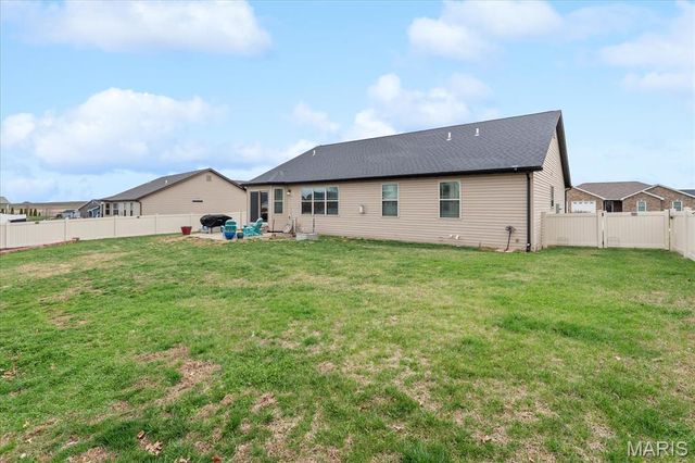 10946 Sylvan Vista Drive, Lebanon, IL 62254