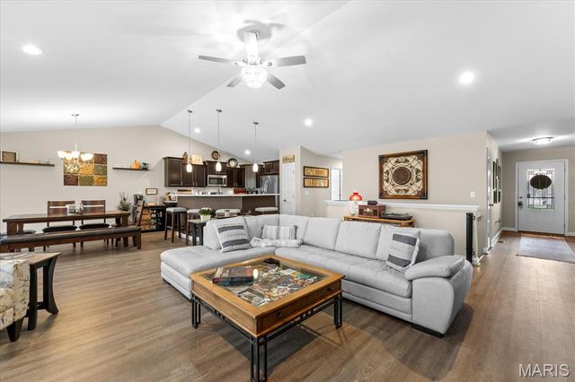 10946 Sylvan Vista Drive, Lebanon, IL 62254