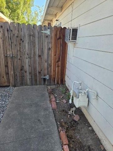 2042 Rutledge Way, Stockton, CA 95207