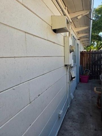 2042 Rutledge Way, Stockton, CA 95207