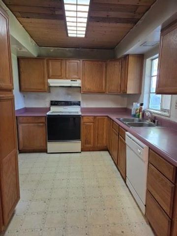 2042 Rutledge Way, Stockton, CA 95207