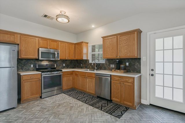 1138 Stone Forest TRL, Round Rock, TX 78681