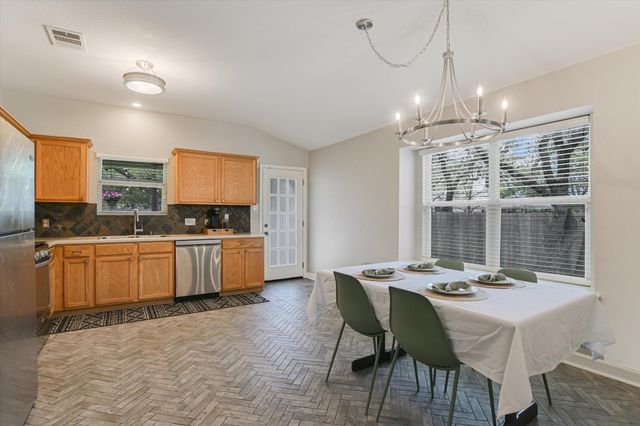 1138 Stone Forest TRL, Round Rock, TX 78681