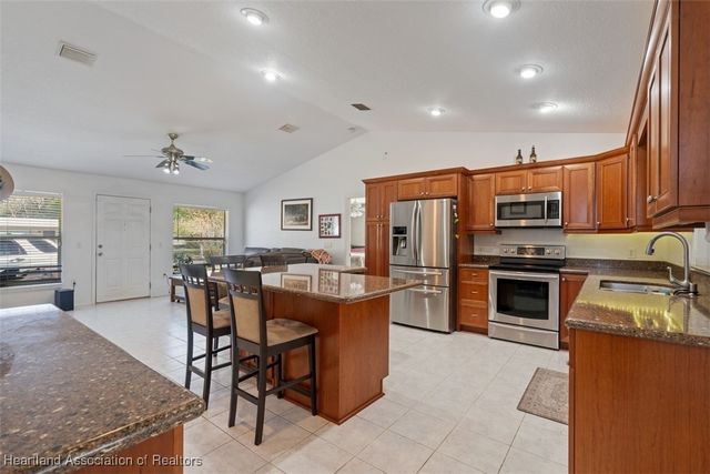 608 SE 8th Avenue, Okeechobee, FL 34974