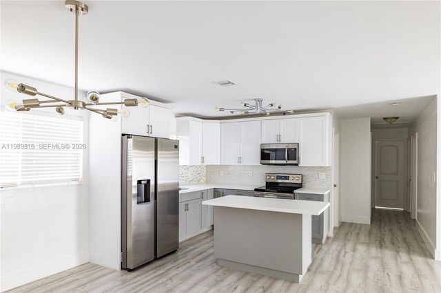 2455 Wiley Ct, Hollywood, FL 33020