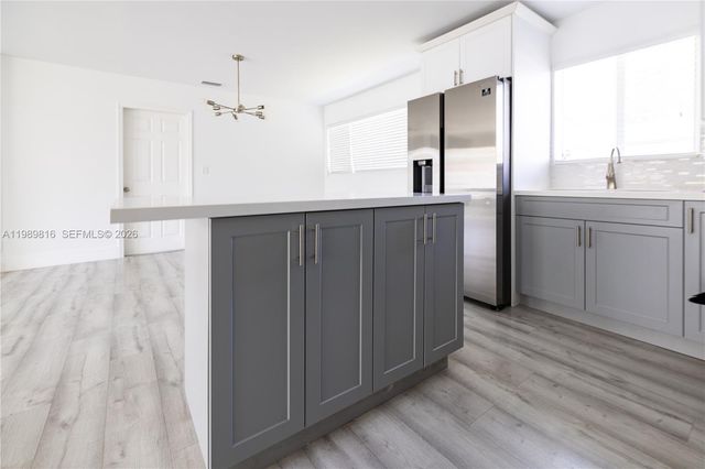 2455 Wiley Ct, Hollywood, FL 33020