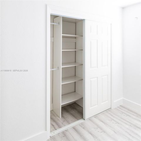 2455 Wiley Ct, Hollywood, FL 33020