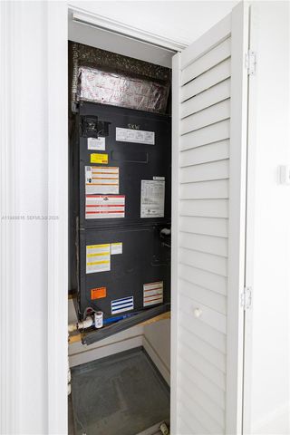 2455 Wiley Ct, Hollywood, FL 33020